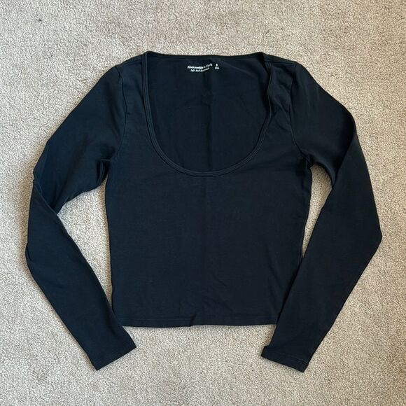 Abercrombie and Fitch, long sleeve scoop, neck top - Picture 2 of 4